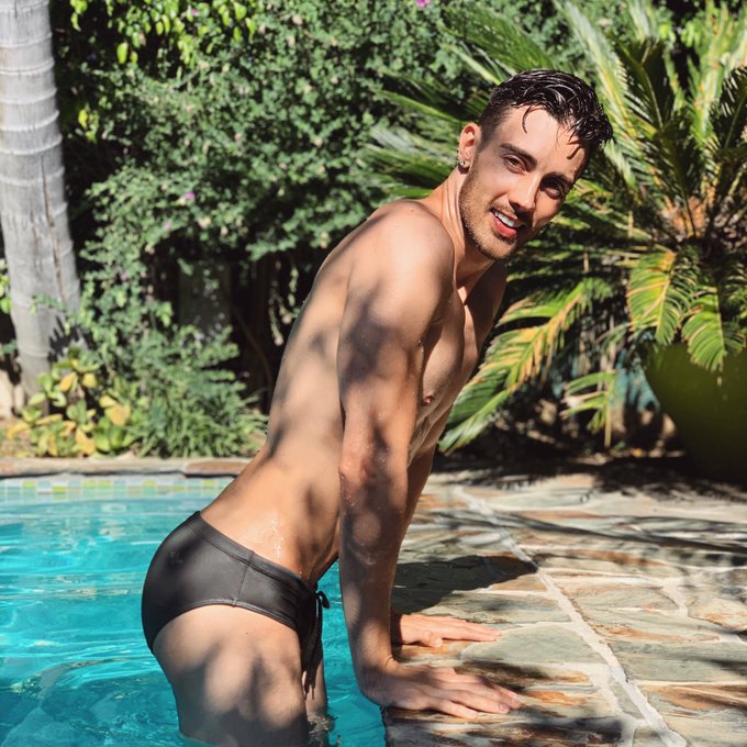 Last dip before the weekend ends. 💦 Did y&rsquo;all have a good one? https://t.co/u6EGja6c9X<a href="/tag/sendprayers"class="tags"><span>#sendprayers</span></a>