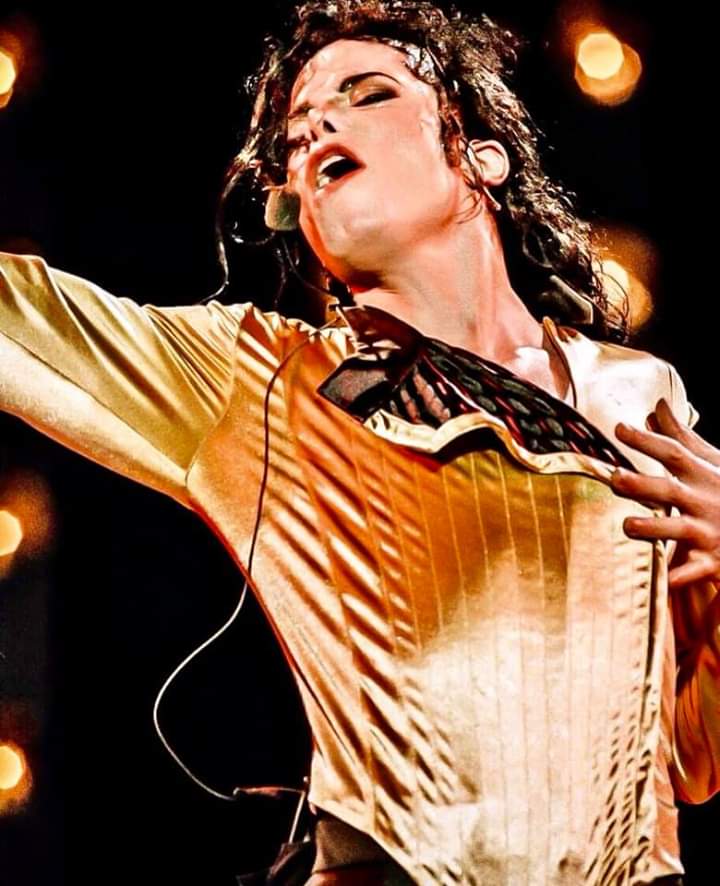 gaelrdz02's tweet photo. Hoy se cumplen 10 años de la muerte de Michael Jackson.
Gracias por darnos tanto y perdonanos por darte tan poco...
Larga vida al Rey del Pop. https://t.co/KOhthJ1vpn