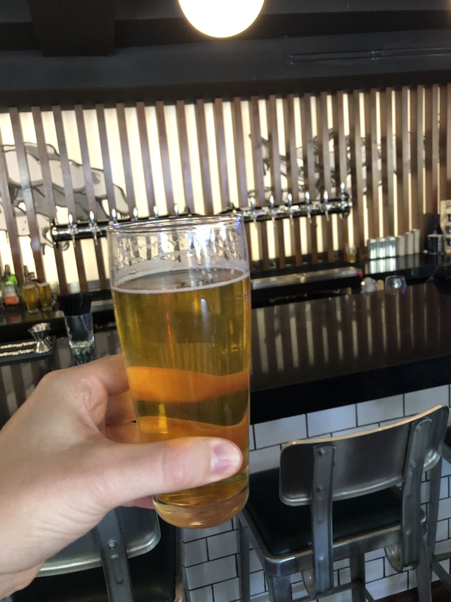 TobiasCode's tweet image. Cold beer at @thesixbrewing after a warm 10km with @RunTOBeer. 🍺🏃🏻‍♂️6️⃣