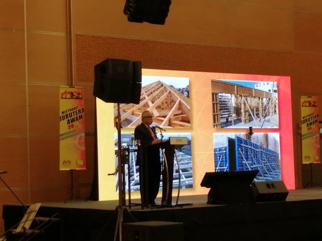 Ucapan Perasmian oleh
YBhg. Dato' Ir. Dr. Meor Abdul Aziz Osman
Ketua Pengarah Kerja Raya 
@kpkrjkr