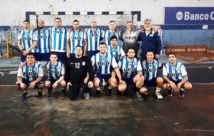 AkdEmociones's tweet photo. #HandballRacing: Por los 32vos. de final de la Copa FEMEBAL, los mayores de Racing Club vencieron a San Telmo por 34-26... https://t.co/QT0H3mjY7f
