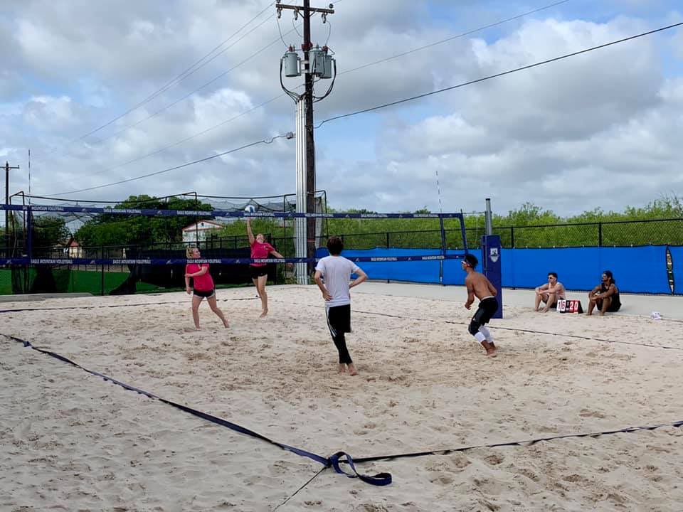 august_marie2's tweet photo. Played in a fun sand tournament at EMV today with Clara, and we won first place so I guess that’s pretty cool🤪 https://t.co/DA2QMfFIdJ