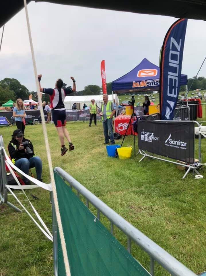 csullivan101's tweet photo. Completed the @CastleTriathlon  Gauntlet race at Cholmondeley Castle yesterday in support of @macmillancancer. Listening to the #bbctripod with @louiseminchin and @triathannie over last few weeks has been inspiring and their advice kept me going when i wanted to quit https://t.co/WKZq2WghII