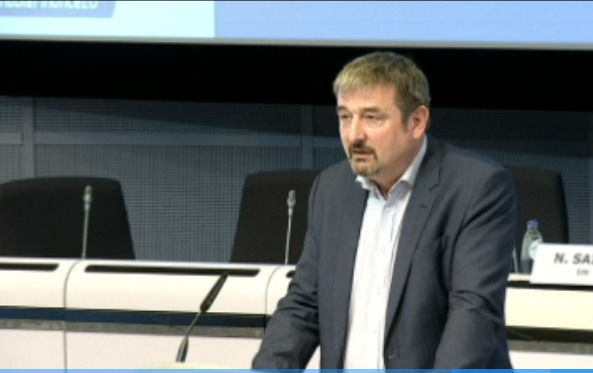 EU_Finance's tweet photo. Join the conversion at todayβs stakeholder dialogue on the work by the TEG on #TaxonomyEU #GreenbondsEU and #climatebenchmarks. Help @EU_Commission with your voice!
π΄π₯Follow LIVE! https://t.co/BRf36PtzEO
#greenfinance #ClimateCrisis #ClimateAction https://t.co/T0GWjV1pLz