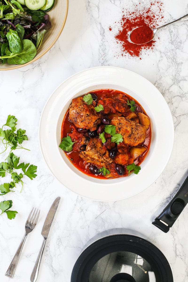 A dish that is easy to make but PACKED full of amazing flavour can be hard to find, but... we have a dish right here for you! Easy Spanish Chicken! You'll love this! 

Find the the recipe at ow.ly/gk3g50uAgrE  <a href="/Petersidwell/">Peter sidwell</a> <a href="/KitchenCraft/">KitchenCraft</a>