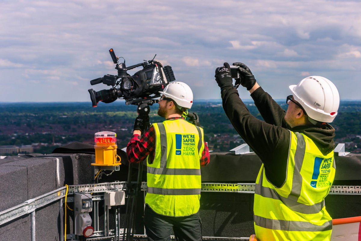 BuildsWeAre's tweet image. Go to ... ItsYourBuild.com/post/1788 for a stunning gallery of photos taken on Summer Solstice from the top of @WatesGroup Bank Tower 2 - what a view! #SkyHighBirmingham #BirminghamPassion #ConstructionwithCommunity