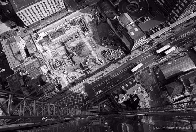 BuildsWeAre's tweet image. Go to ... ItsYourBuild.com/post/1788 for a stunning gallery of photos taken on Summer Solstice from the top of @WatesGroup Bank Tower 2 - what a view! #SkyHighBirmingham #BirminghamPassion #ConstructionwithCommunity