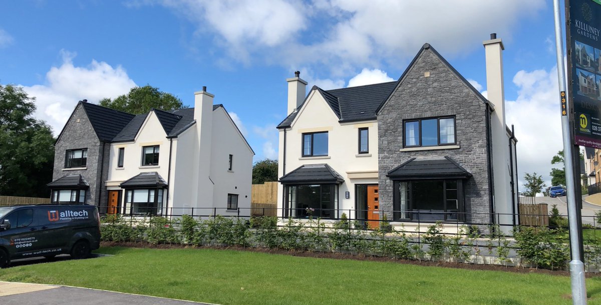 Our Lotus homes site in Armagh looking good with the gardens completed 👌 #walltechireland #plastering #plasterboarding #skimming #insulation #plasteringcontractors #krend #BringOnTheWall #armagh #construction