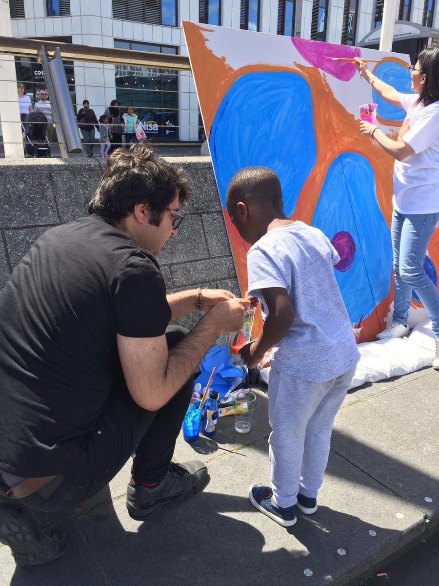 GoodChanceCal's tweet photo. .@Majidad7 painting a mural, with the people of Coventry adding to it over the course of the day!  🌍🖌#DomeInADay #CoventryWelcomes @Coventry2021 https://t.co/eydy4haAgW