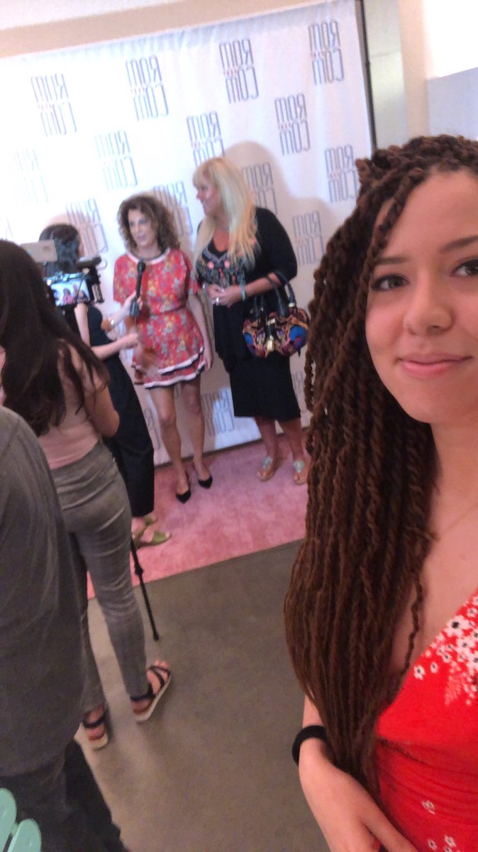 AlannaBennett's tweet photo. Hanging with legends. I love these women so much. @KiwiLovesYou @KarenMcCullah1 #RomComFestLA https://t.co/87iPnKxYmo