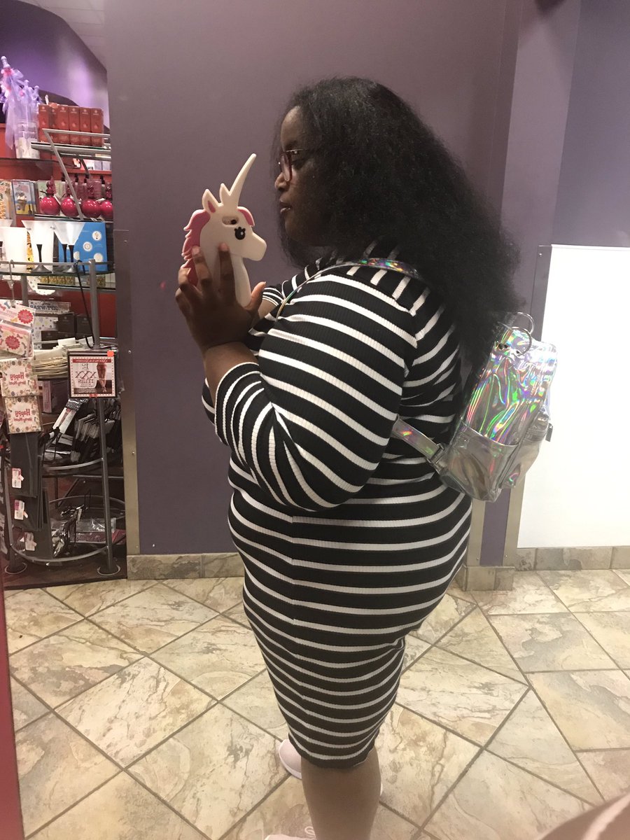NoraZaneta's tweet photo. Stripes #plussizemodel #plussizeblogger #plussizebeauty #PSBlog #styleblogger #styleblog #naturalhair #Nashville shoes & backpack @Walmart #walmartstyle https://t.co/xncHZisNLo