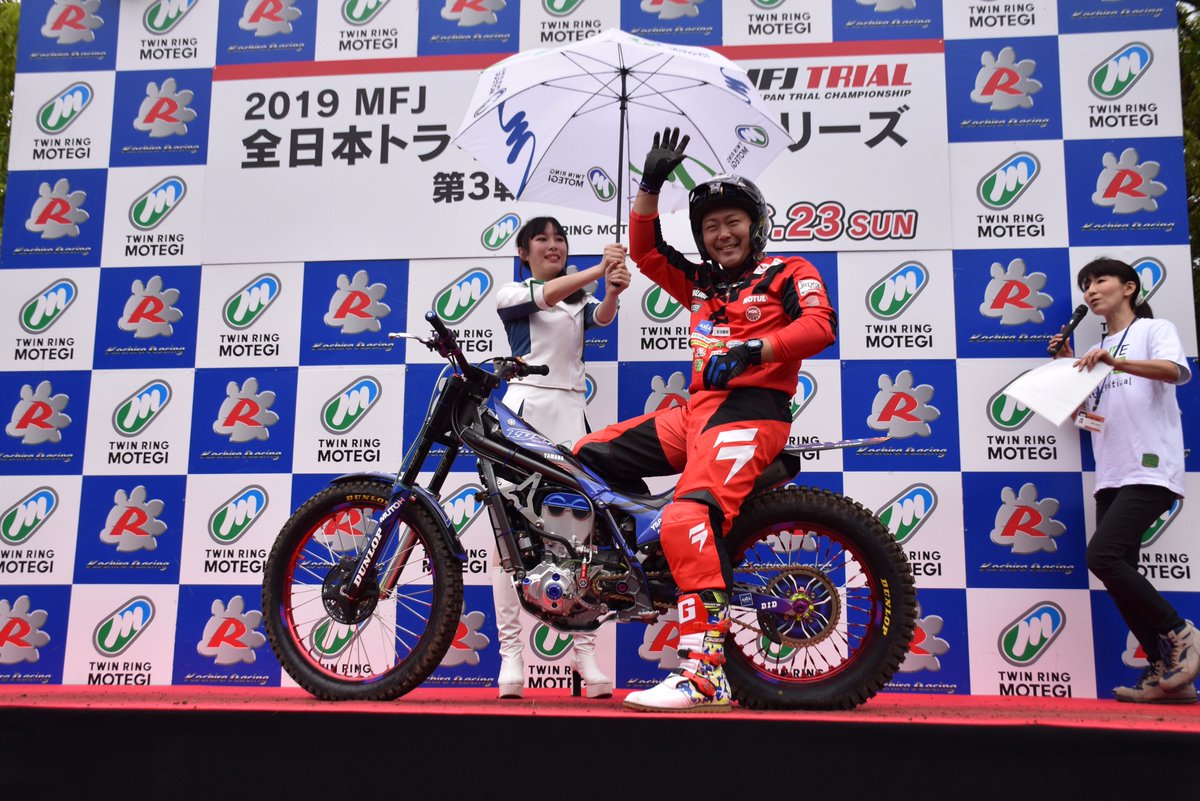 yamaha_race's tweet photo. #JTR
黒山選手が #TrialE 出場する一方、野崎選手は全日本でライバルの小川選手とバトルとなり2位表彰台。ランキングでは野崎選手と小川選手が同ポイントに。こちらも接戦になりそうです。
https://t.co/MVmfpBbBCy
#Yamaha #RevsYourHeart #YamahaFactoryRacing https://t.co/gxk57jyqGK