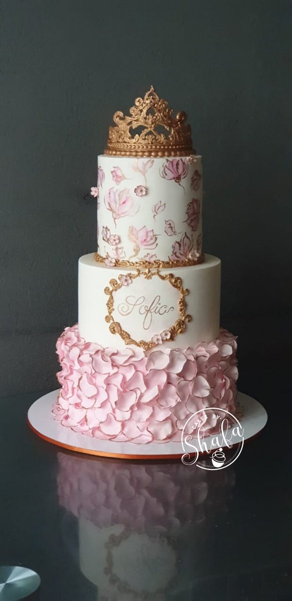 cakesbyshafa's tweet photo. Princess cake https://t.co/kb2i5wwbN7