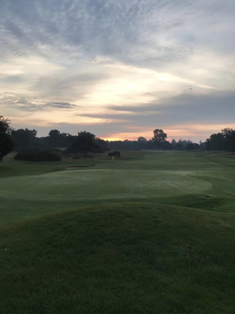 FrilfordHeathGC's tweet image. It’s a stunning morning at Frilford Heath! Play starts at 7am .. ⛳️ #frilfordheath #openqualifying
