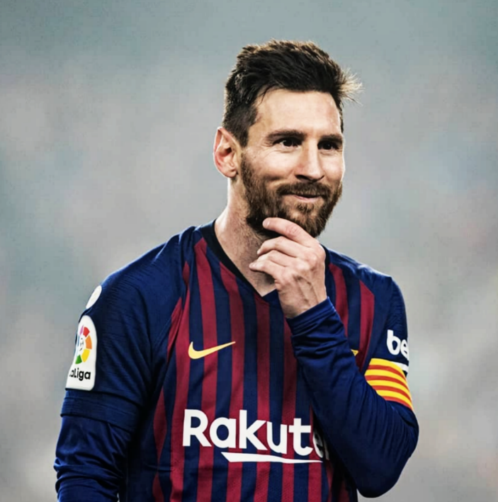 Nadie ha ganado más Balones de Oro (5) que él. Nadie ha ganado más Botas de Oro (6) que él. Nadie tiene mejor promedio goleador que él. Nadie asiste más que él. Nadie genera tantas ocasiones como él. Y es que nadie juega como él. Feliz cumpleaños, Lio. Gracias por tanto fútbol.