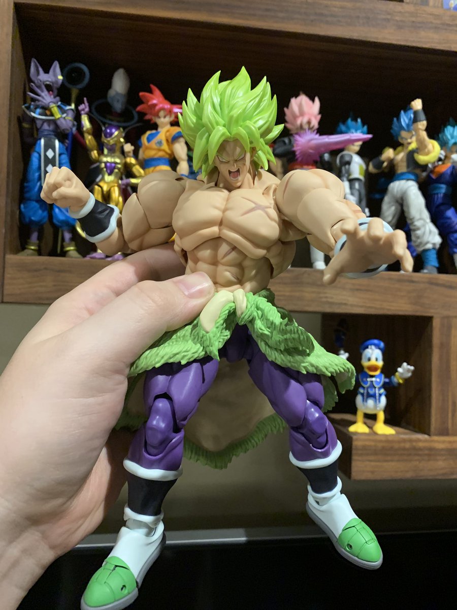After @RubberNinja ‘s awesome/hilarious posts of my DBZ figures I got a bunch of people asking about the whole collection so here it is all my DBZ Figuarts figures I’m 32 btw