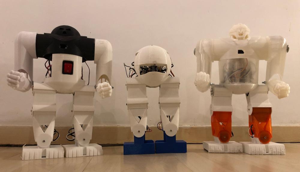 DFaveris's tweet photo. Envie d'apprendre à piloter un #robot #bipède ? 

Les participants au #concours de robots organisé le samedi 29 par @machinegones peaufineront leur réglages demain au meetup Arduino @LesBricodeurs
Rdv 18h30 chez @SaillardKWlyon6
61 rue Pierre Corneille

 https://t.co/wEmDXbK6TK https://t.co/In0uoDOSbq
