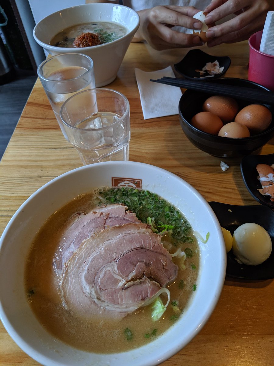 Gyrowoof's tweet photo. Mmm Ramen lunch with @kradothelion. There were eggs! #MongooseMode https://t.co/p5IByWMpsv
