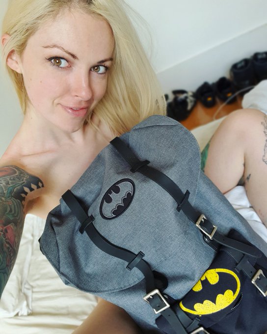 30 years ago Tim Burton's Batman was released! Michael Keaton will always be my favourite batman ?
@HamillHimself