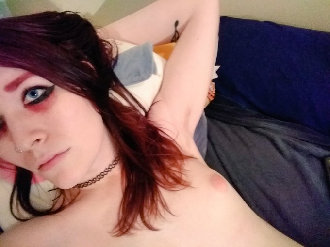 I'm fucking hot???????? https://t.co/72dTzHZ0AO