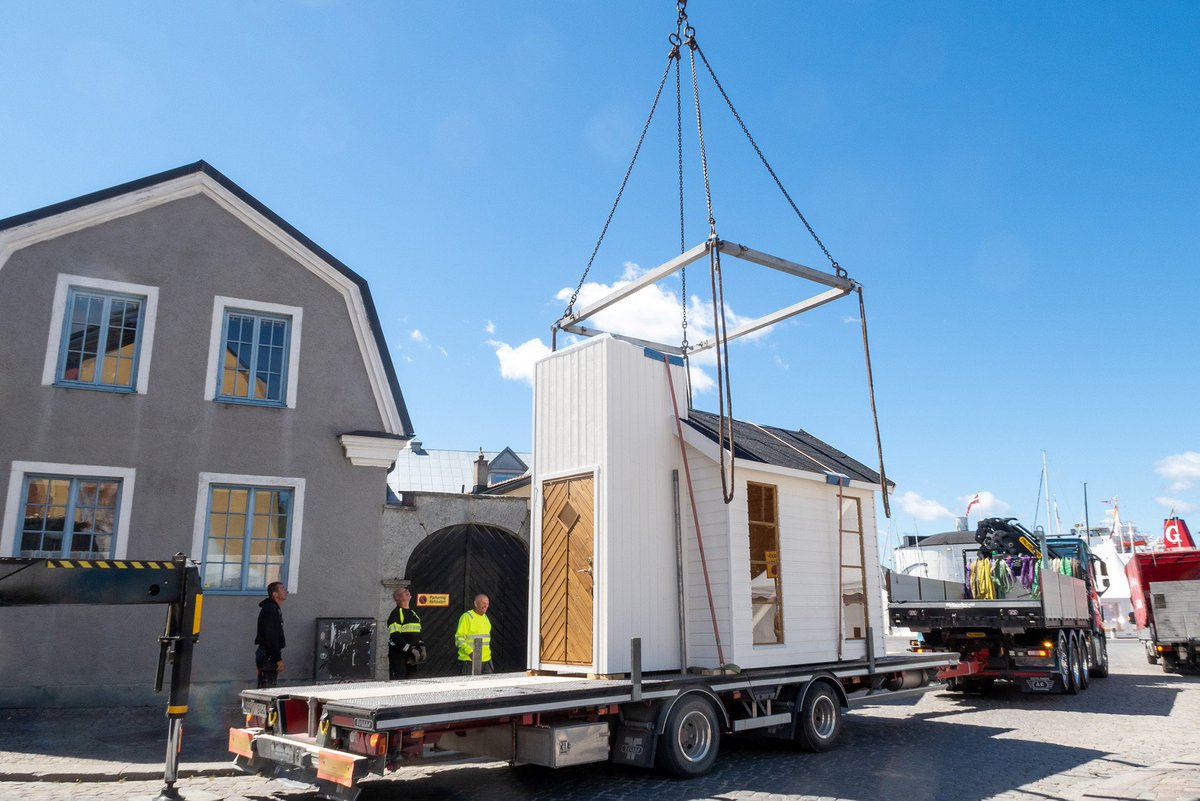 Minikyrka, ärkebiskop Antje, Samtal under valven, seminarier, gudstjänster och mingel. Här hittar du vad Svenska kyrkan bjuder på under #almedalen  tinyurl.com/y4vywejk