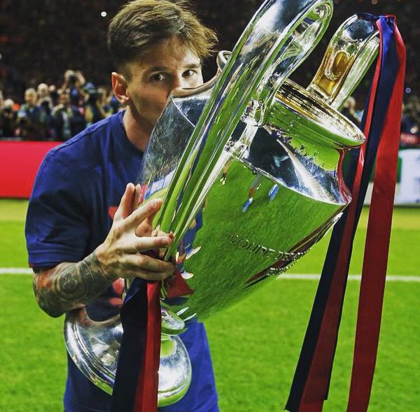 Football__Tweet's tweet image. Happy birthday to Leo Messi, who turns 32 today:

🏟 Games: 719
🇦🇷 Caps: 155
⚽ Goals: 698

🇪🇸🏆 La Liga: 10
🇪🇸🏆 Supercopa Esp: 7
🇪🇸🏆 Copa del Rey: 6
🇪🇺🏆 Champions League: 4
🇪🇺🏆 Super Cup: 3
🌎🏆 Club World Cup: 3
🇦🇷🥇 Olympics: 1
🏅🏆 Ballon d’Or: 5 
👟🏆 Golden Shoe: 6

🐐