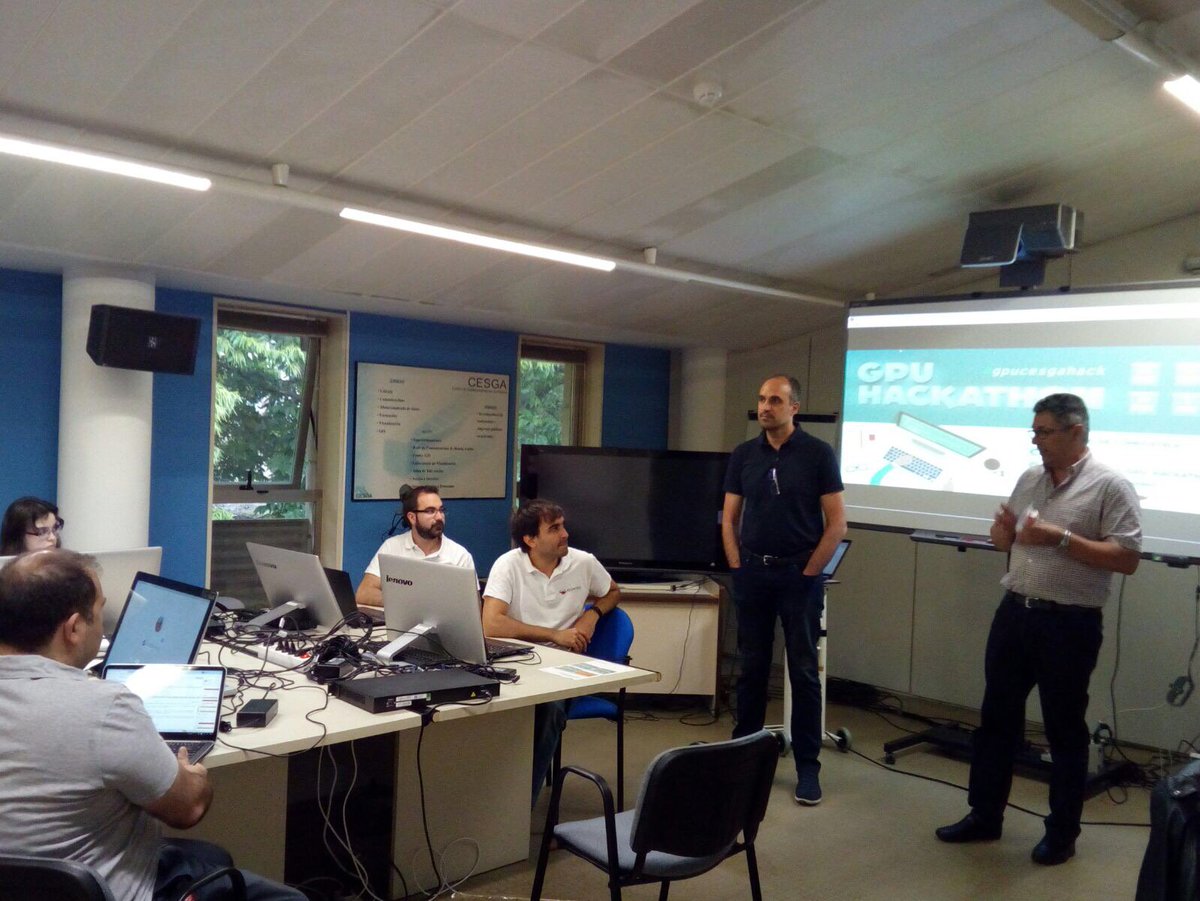 codee_com's tweet image. Ignacio López from .@CESGA_ and @ManuelArenaz from .@Appentra introducing the GPU Hackathon #gpucesgahack #ParallwareTrainer