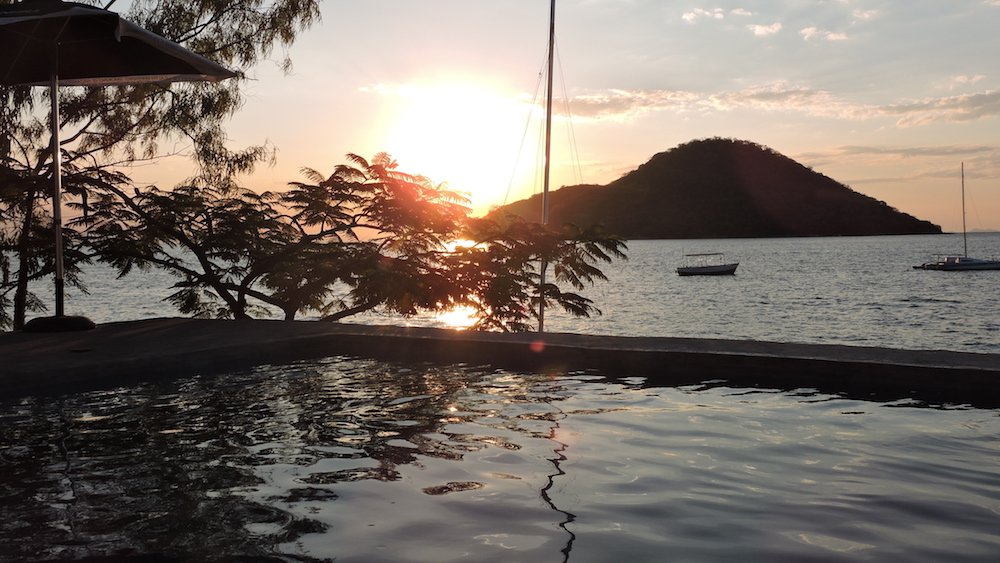 dorofleck's tweet photo. ... to make you even more jealous ....Thumbi View lodge
#bike4ever #lakeMalawi #Malawi #MacClean #Africa https://t.co/UDDruUrGT5