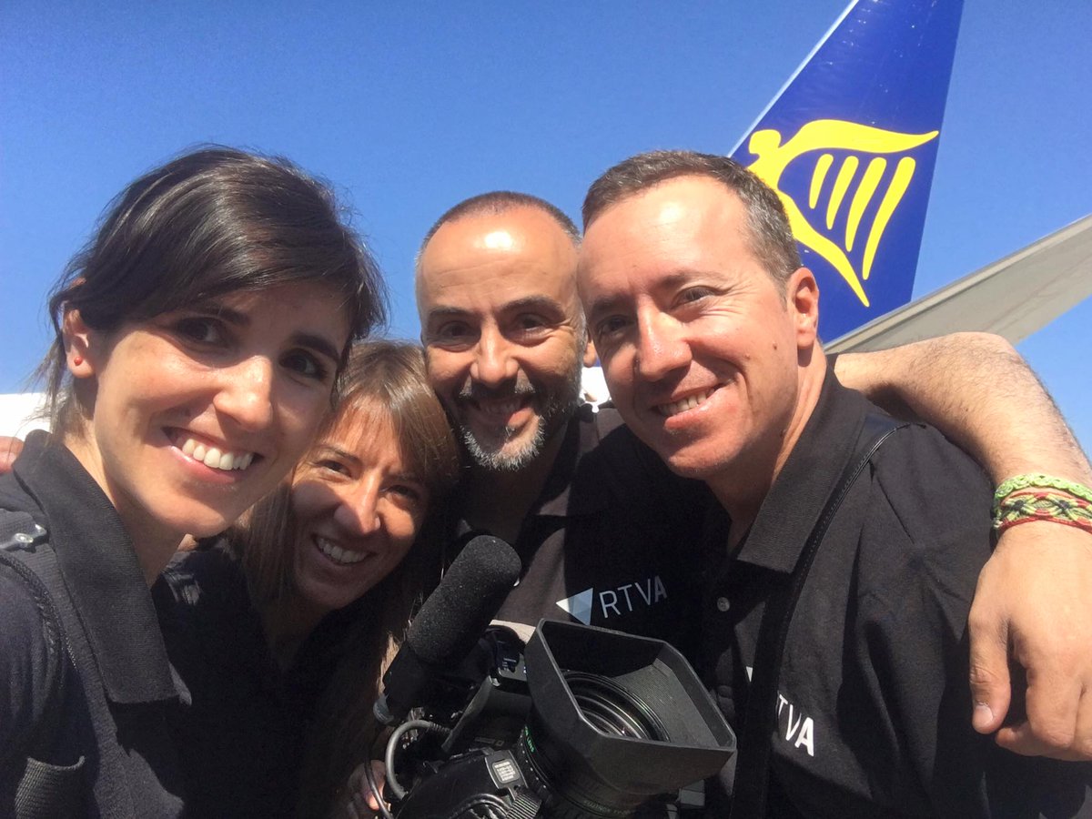 araiaqui's tweet photo. Els enviats especials de @rtvandorra als Jocs dels Petits Estats  ja han aterrat a Bolònia i són a punt de dirigir-se cap a @SanMarino2017 https://t.co/GWu11ksA4m
