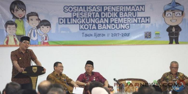 info_ppdb's tweet image. Disdik Kota Bandung Tampung 20 Persen Siswa Keluarga Miskin ppdbkotabandung.wordpress.com/2017/05/29/dis…