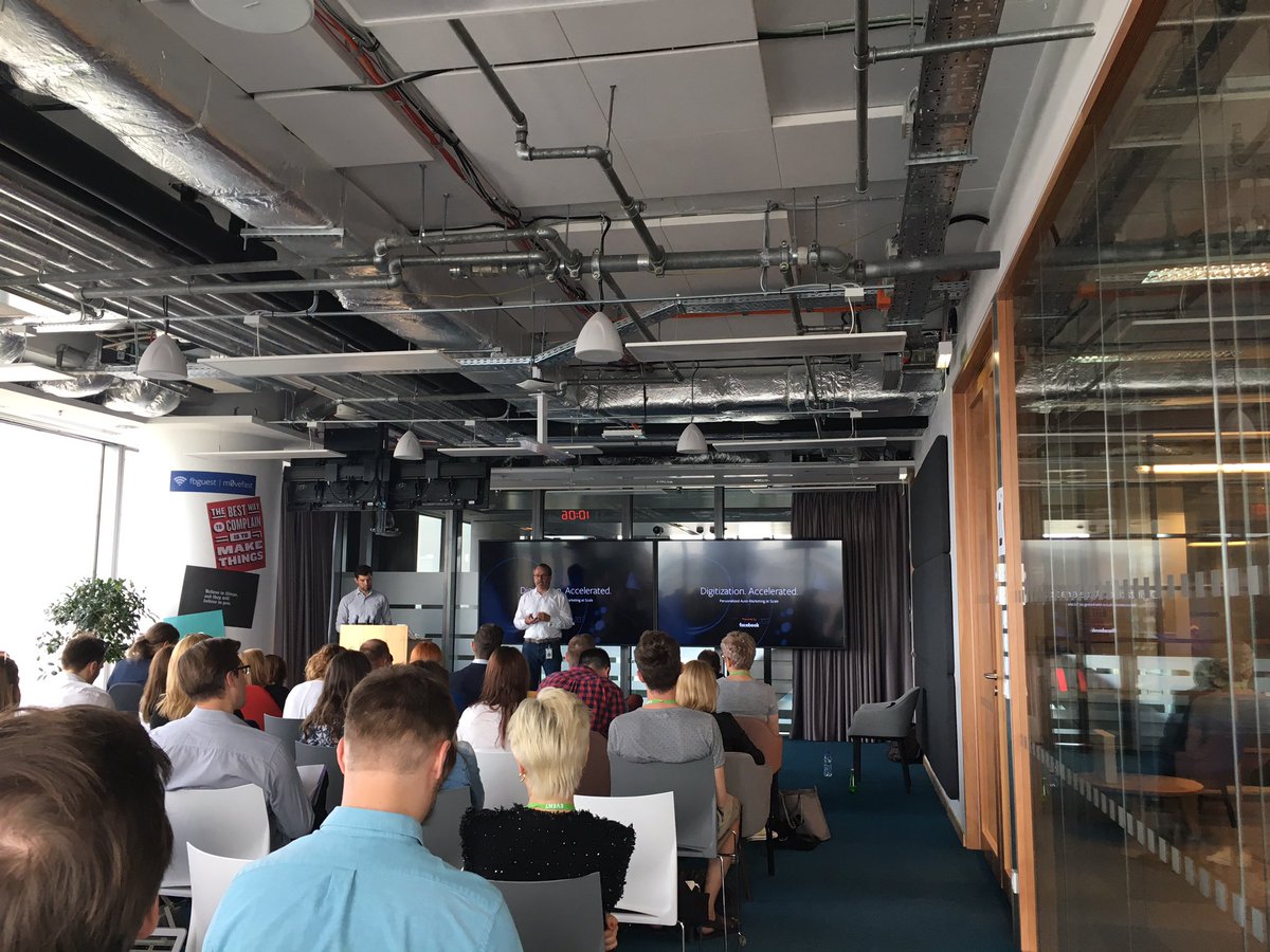 WhiteBitsAgency's tweet photo. #poniedziałek zaczynamy z Facebookiem. Facebook Automotive Summit w Warszawie. https://t.co/AhiUr5lgwm
