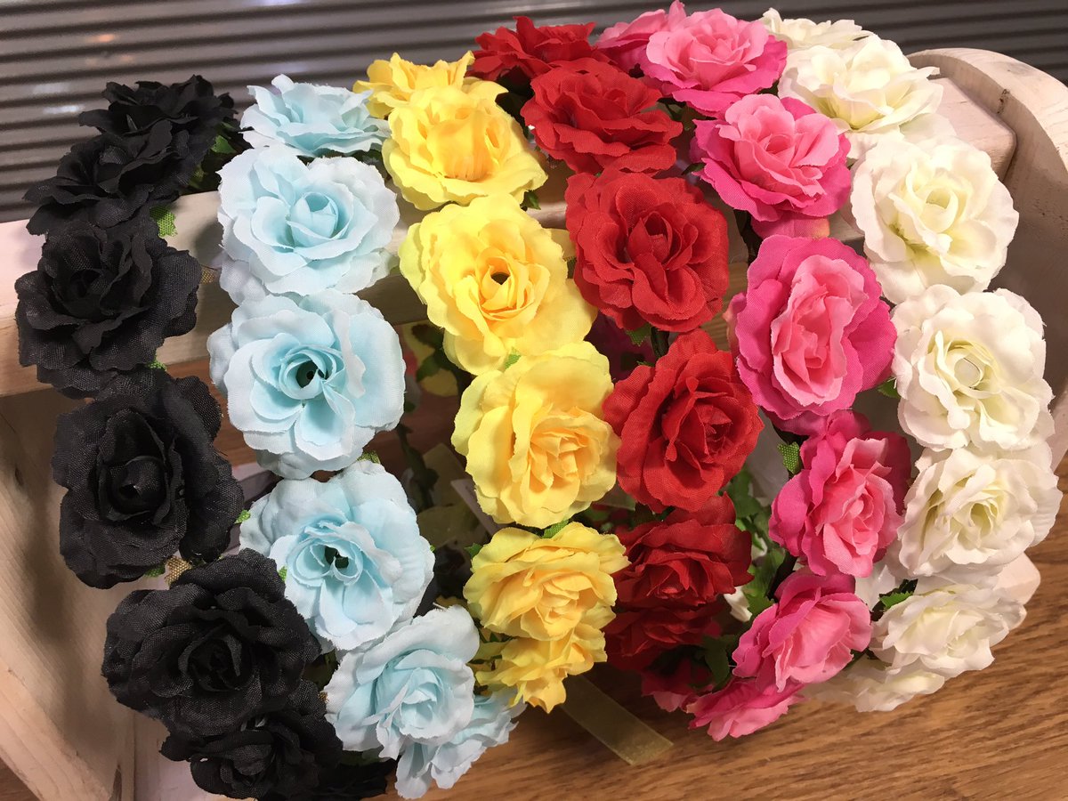 サンキューマート横浜西口5番街店 新商品 大人気 花冠が入荷中 カラーは全8色 後ろにはシフォンリボンが付いている為どの角度から見てもラブリーなアイテムとなってますよ フェスやイベントのお供にどうですか もちろん全品390円 毎日が サンキューマート横浜西口5番街店 新商品 大人気 花冠が入荷中 カラーは全8色 後ろにはシフォンリボンが付いている為どの角度から見てもラブリーなアイテムとなってますよ フェスやイベントのお供にどうですか もちろん全品390円 毎日が