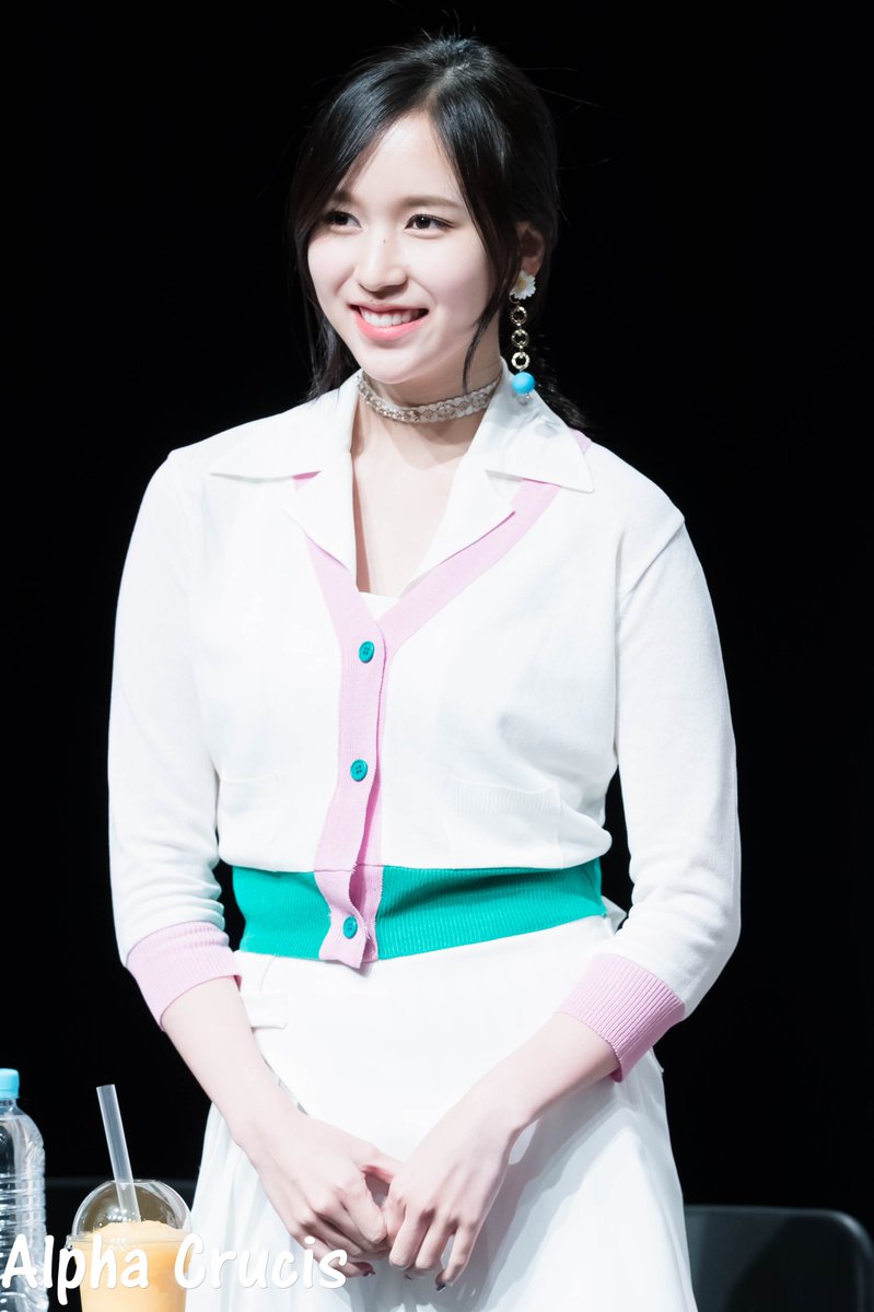 AlphaCrucis0324's tweet photo. 170527 팬사인회 일지아트홀　사인회 시작 #MINA #미나 #ミナ #名井南 #TWICE #트와이스 https://t.co/iEbtgLexz9