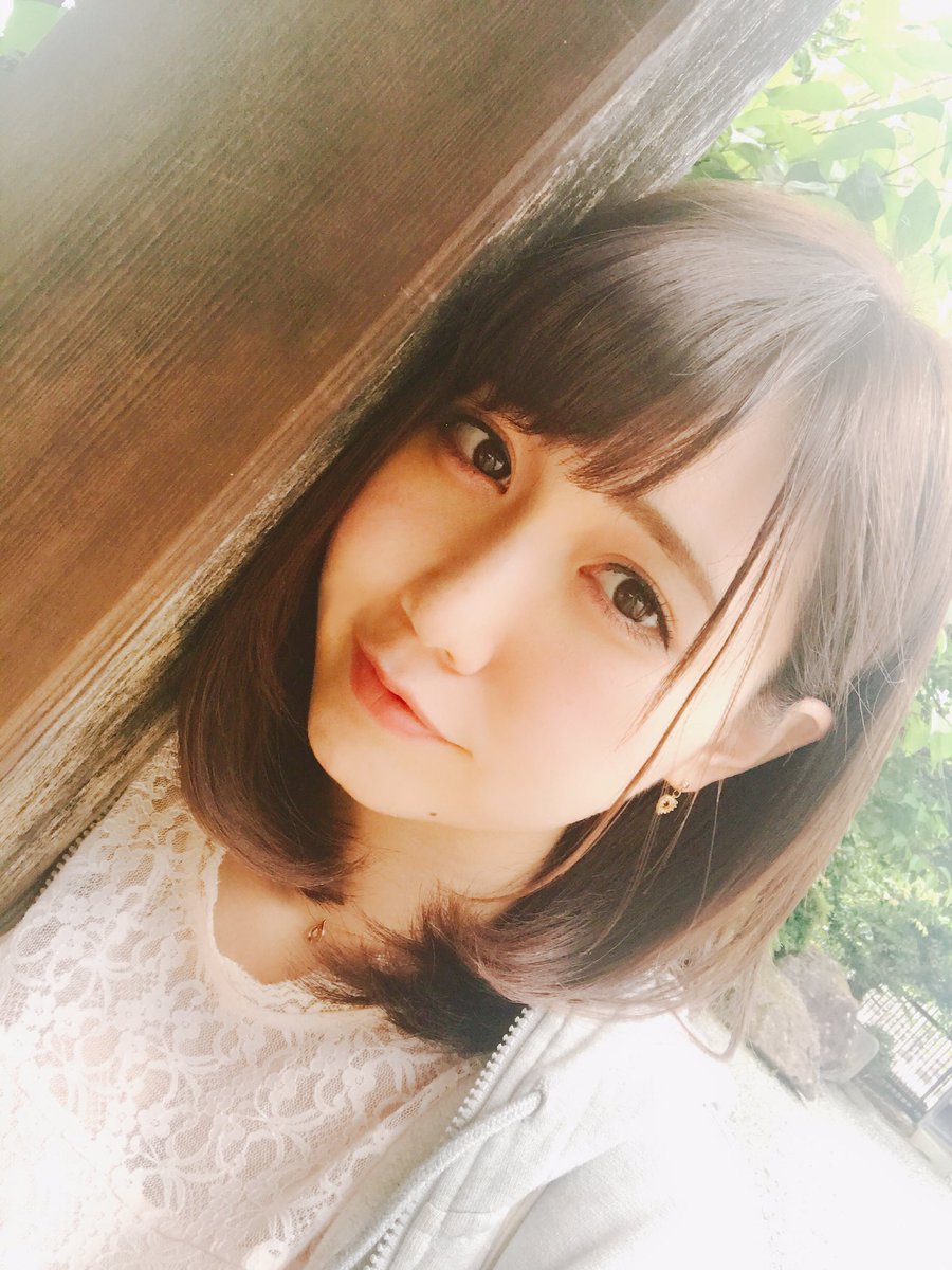 harunaaa048's tweet photo. いま、私はあるところにいます☺︎

いいお天気。
あついーーー☀︎ https://t.co/aE2dyr9XPO