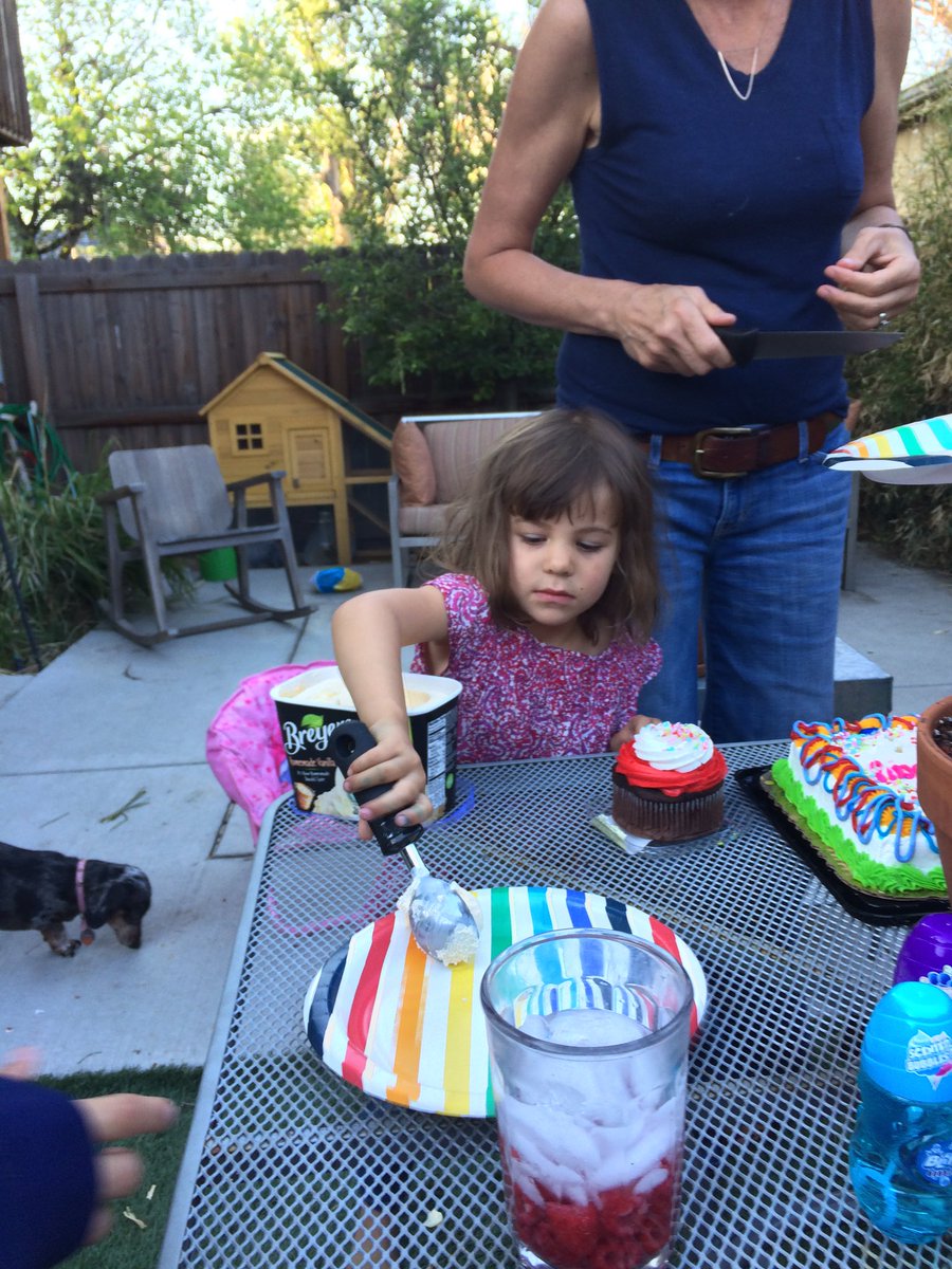 eric5280's tweet image. Happy birthday young lady!