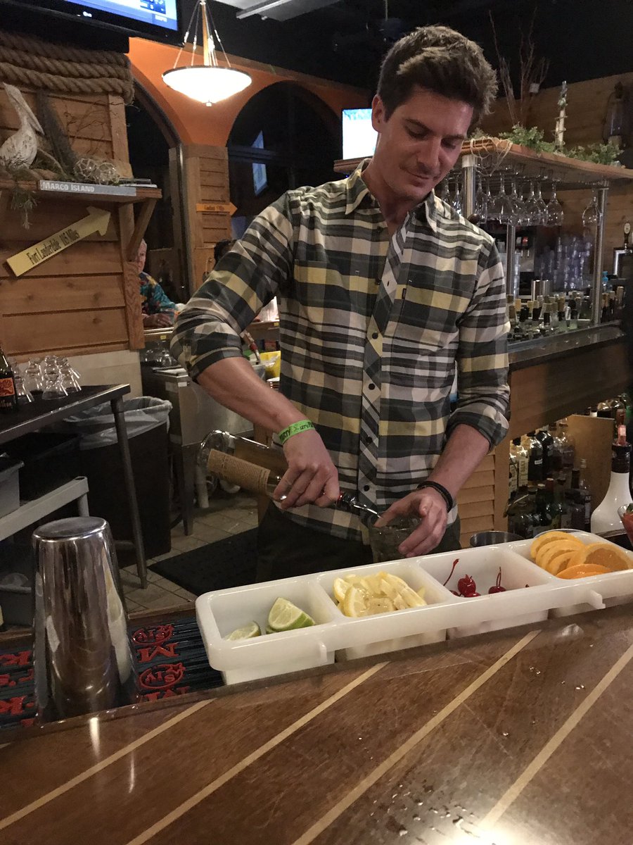 Soapfest's tweet photo. Next up, @HayleyErin & @Robertpwatkins bartending! #barbash
#soapfest2017 #marcoislandfl https://t.co/apBvyHj63x
