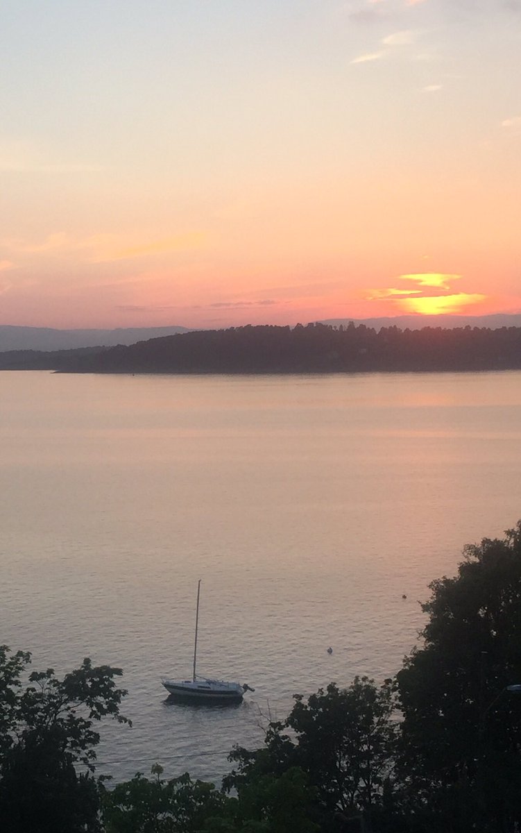 siljanvibeke's tweet photo. Had a great weekend in Oslo👌🏼😎Happy #MusicMonday everyone &amp; an awesome week a head🍀😘 XOXO #dayslikethis #vibeke #nordic #indie #jazz #blog https://t.co/BbU92WIYnv