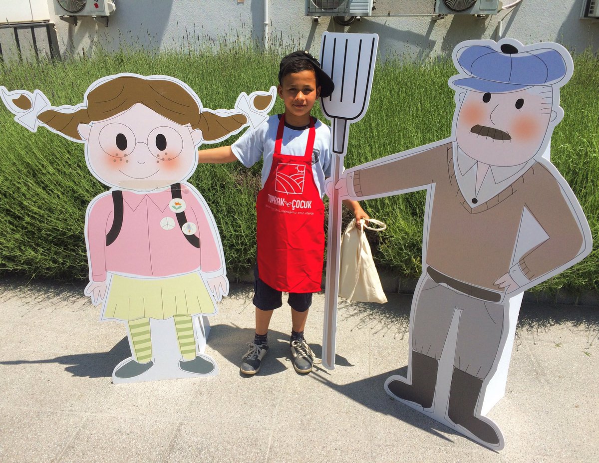 Cansu, Harman Dayı ve bizden insanı, doğayı, hayvanları ve tabiki çocukları seven herkese günaydın ve kucak dolusu sevgiler🌿 #toprakvecocuk