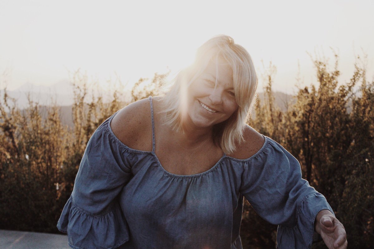 heyyitsjules's tweet photo. the most beautiful human in the world. https://t.co/a8WCWrNrcc