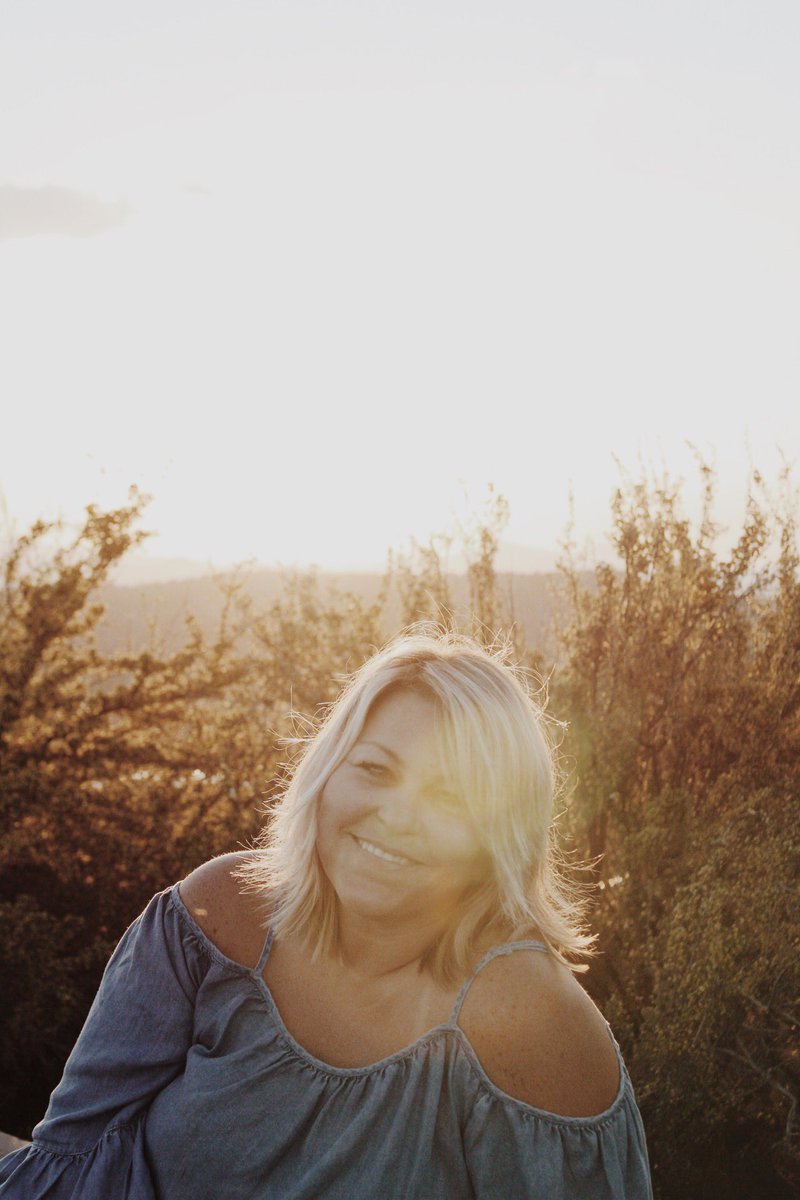 heyyitsjules's tweet photo. the most beautiful human in the world. https://t.co/a8WCWrNrcc