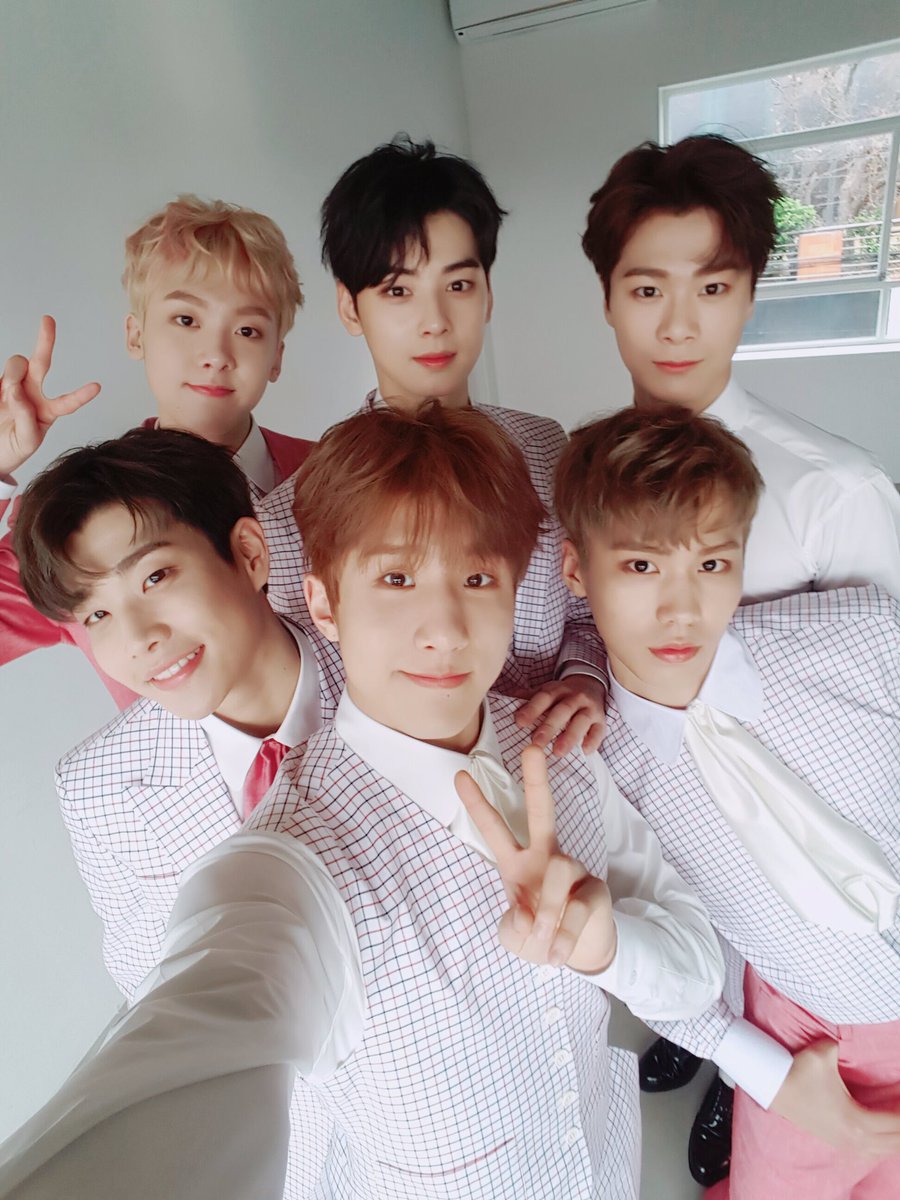 offclASTRO's tweet photo. 앨범발매기념~!!! 사진 대방출 
#두번째 #ASTRO #Baby https://t.co/uybBhgm8RC
