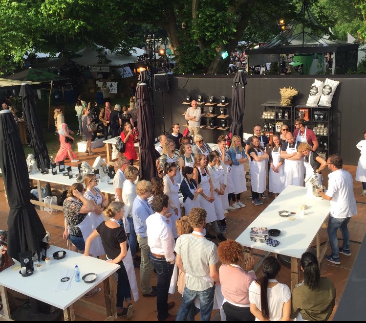 Aanstaande #pinksterweekend <a href="/TasteAmsterdam/">Taste of Amsterdam</a> #bakinglab sta ik vol aan de bak kom je ook? #zoleukvakbakker mijn boodschap overdragen