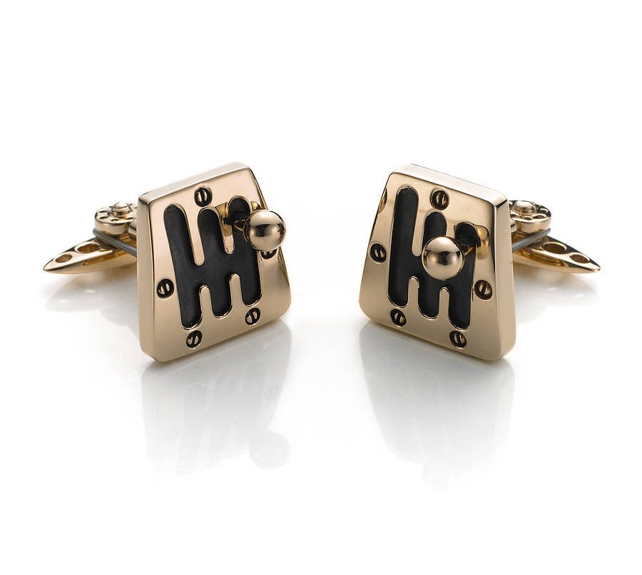 DiamondRocksOCS's tweet photo. FATHERS DAY PERFECT GIFT 🎁 FERRARI HANDMADE CAMBIO 60S CUFFLINKS 
https://t.co/I1jutFDfVV
#grandprix #ferrari #fashion #cuffinks #jewelry https://t.co/XREKKn2UfV
