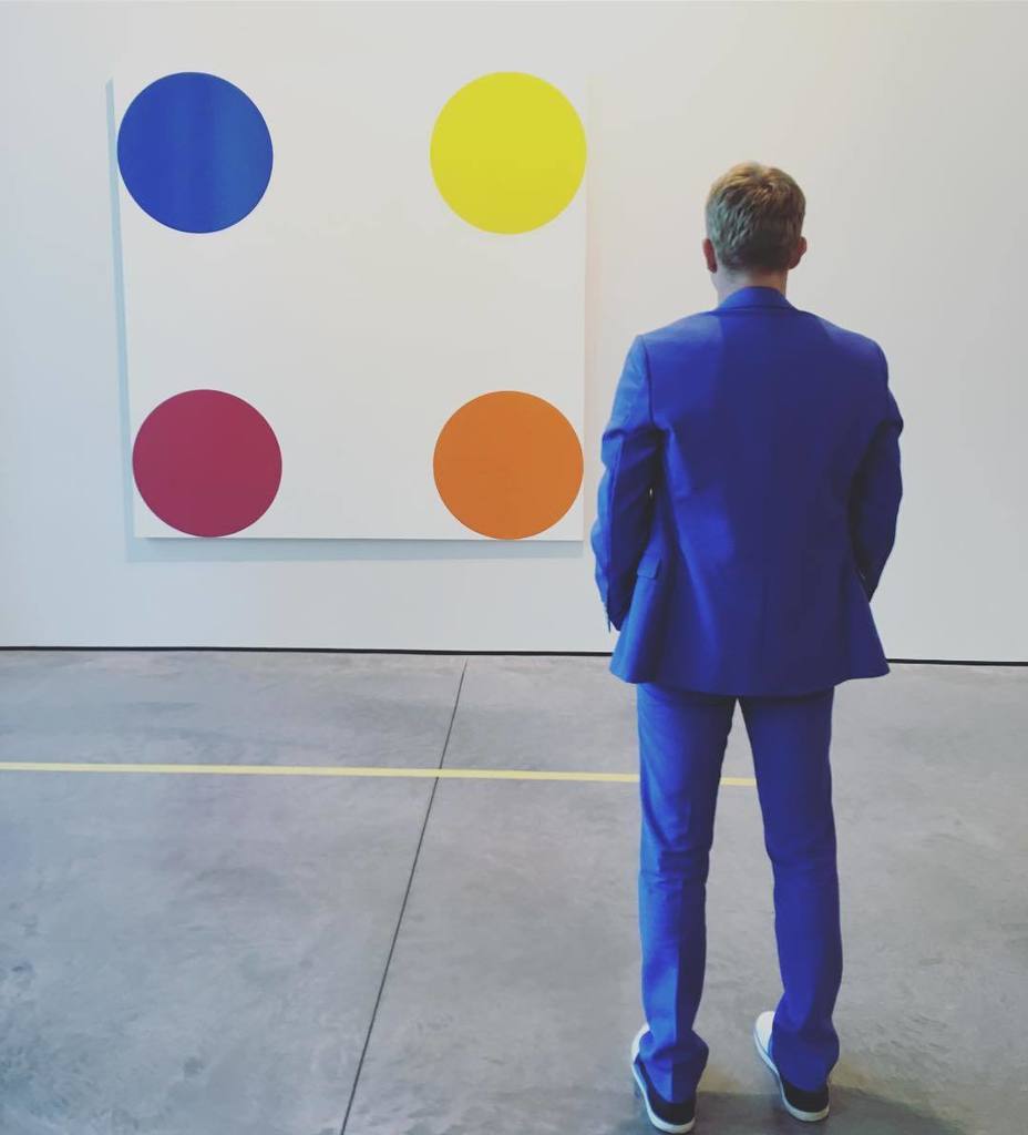 Galima's tweet image. Color blocking situation #damienhirst ift.tt/2scgkA4