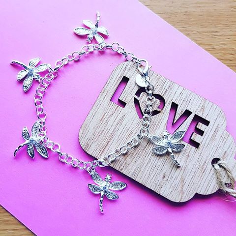 Lolas_Loves's tweet photo. Dragonfly bracelet makes a Monday morning. 
https://t.co/hclv80tsRc
#lolasloves #bracelets #jewelry #jewls #dragonfly #pink https://t.co/rs4zlGUs5j