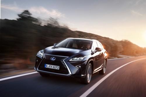 Lexus_EU's tweet photo. Combining the flexibility of a sport-utility vehicle with the driving comfort of a luxury sedan ▶
#LexusRX 
https://t.co/vOXfreiB2i https://t.co/MjSQxNEM0F