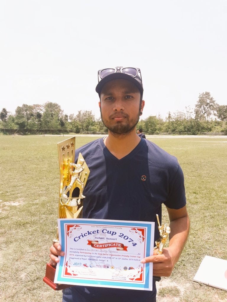 Breakbinod's tweet photo. यति सफलता पाउन थोरै परिश्रम त गरेको थिईन🌷
मेहनत लगनशिल ले नै यो उचाई सम्म पुर्यायो🌹
धन्यबाद सब जसले मलाई हौशला प्रदान गरिरहनु भयो🎂🍰🌷🌹 https://t.co/q3cTEbrZ9Y