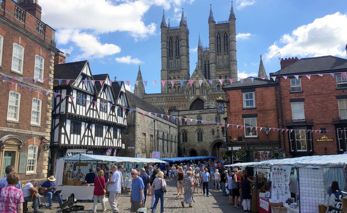 visitlincoln's tweet photo. This week enjoy #IrisWeek at @doddingtonhall, al fresco theatre at @LincolnCastle, Lincoln Artists' Market, &more.
https://t.co/Xg3N9OKL4x https://t.co/hp1wMSe7Xs