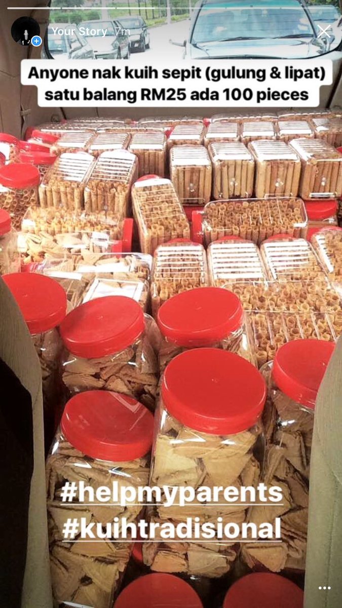 rfqhrzli's tweet photo. No pos sebab takut pecah, hanya boleh cod area port klang/klang/shah alam. Dm for order 😊 #helpmyparents #kuihsepittradisional #sedapwehhh https://t.co/55Y4ReRemf
