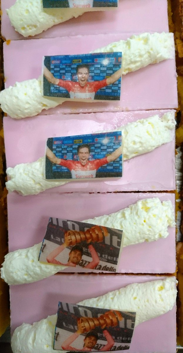 BakkerTimmer's tweet photo. Nu in onze winkels: Heerlijke TOMpoucen! 
#GirodItalia #Giro2017 #Giro100 @tom_dumoulin @EchteBakkers @EchtCaniels @WSTexel https://t.co/BFNB4wPIFA